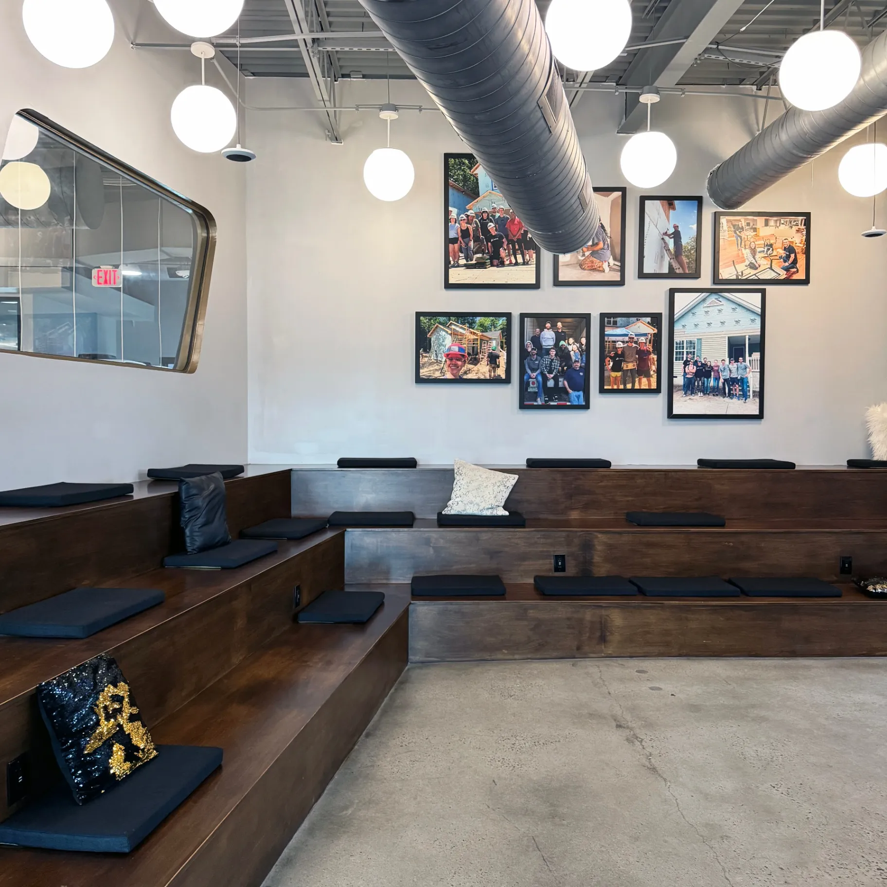 Guardian Service office interior